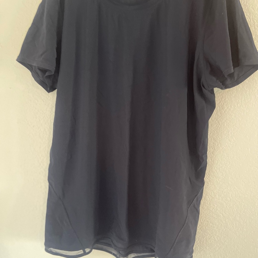 Lululemon black short sleeve top